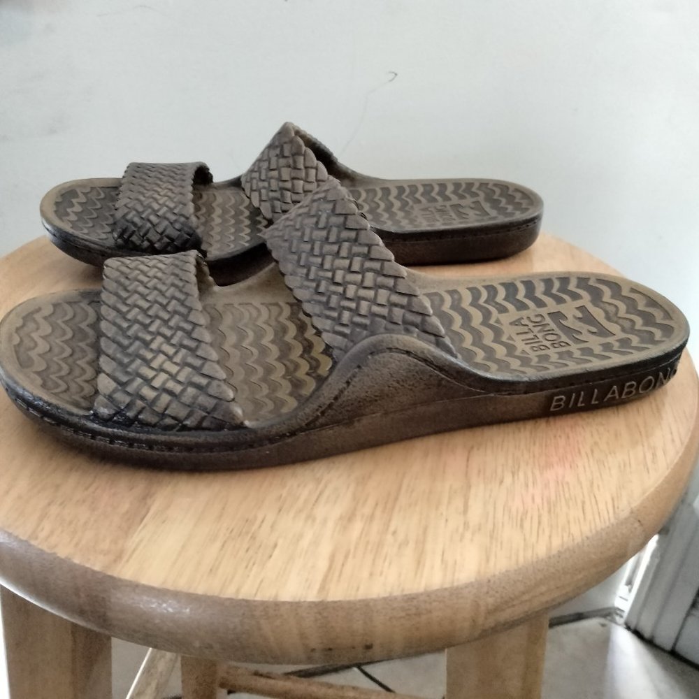 5S3.  Billabong slides (womens)